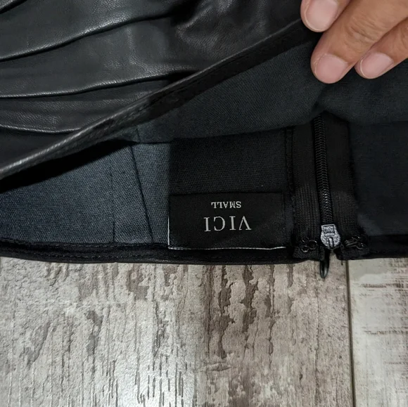 Vicki Rock +‎ Roll Faux Leather Skirt black size sm - Picture 3 of 4